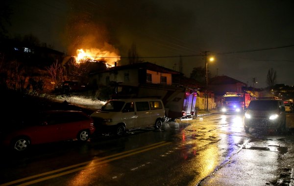 Ankara'da 3 ev kundaklandı