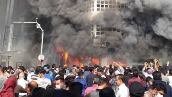 İran'da 2 binden fazla protestocu serbest bırakıldı