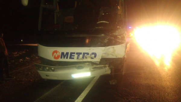 i Kayseri'de otomobil ile yolcu otobüsü çarpıştı