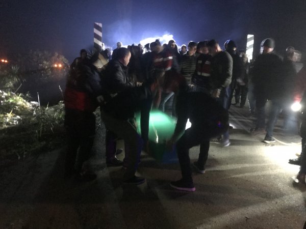 i Manisa'da otomobiliyle köprüden düşen muhtar öldü