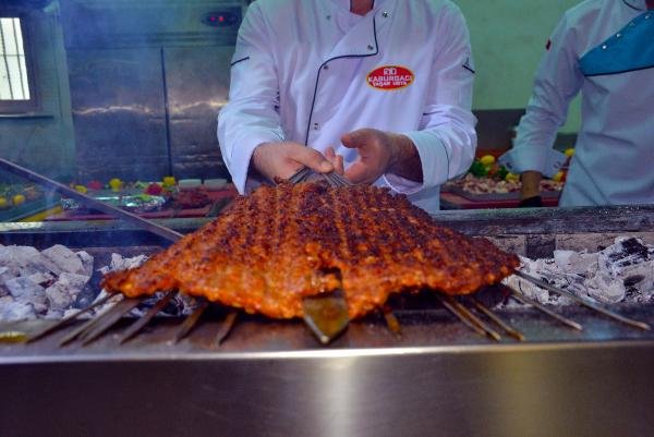 d Adana'nın yeni keşfi: Açma kebap