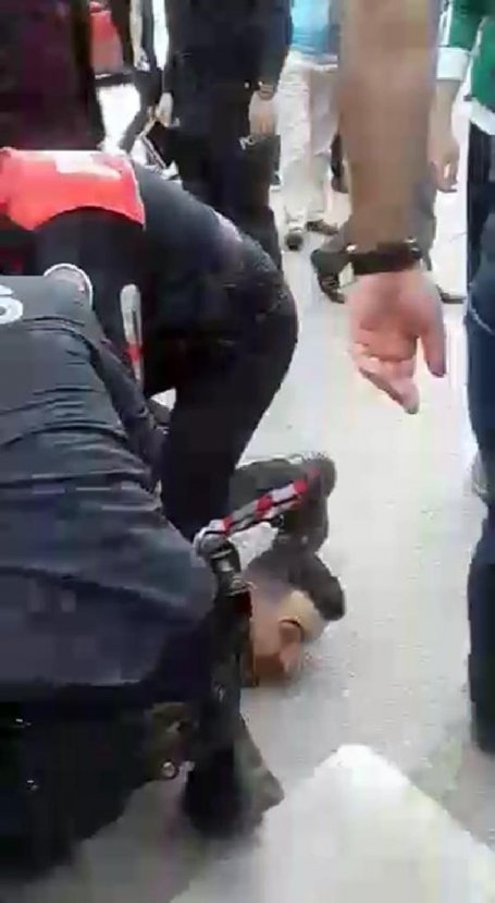 d Mahkeme sonrası tartıştığı genci öldürdü