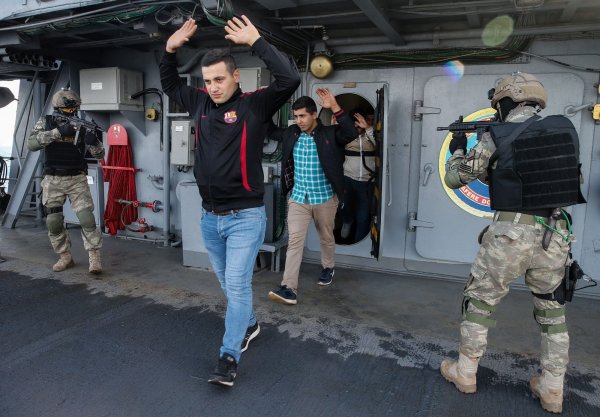 Deniz piyadelerinin nefes kesen eğitimi