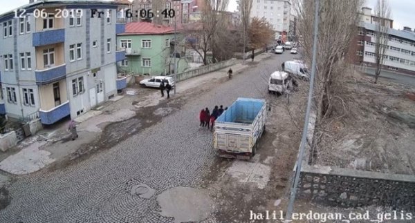 i Liseli öğrenciyi zorla minibüse bindirenler yakalandı