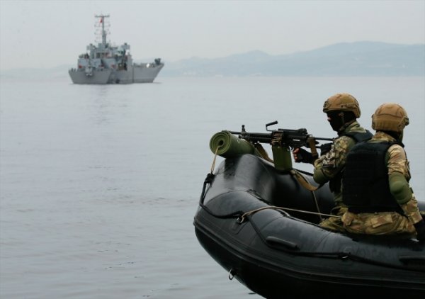 Deniz piyadelerinin nefes kesen eğitimi