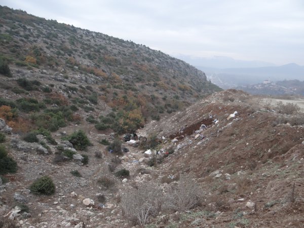 i Bilecik'te traktör 20 metrelik şarampole uçtu: 2 yaralı