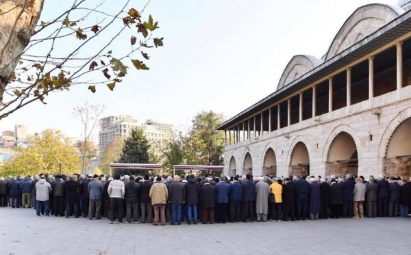 Şişli'de cenazeye giden iki kardeş hayatını kaybetti