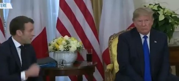 Dublajlı Trump ve Macron görüşmesi