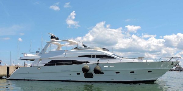 Tosuncuk’un el konulan lüks yatı 243 bin dolara satıldı