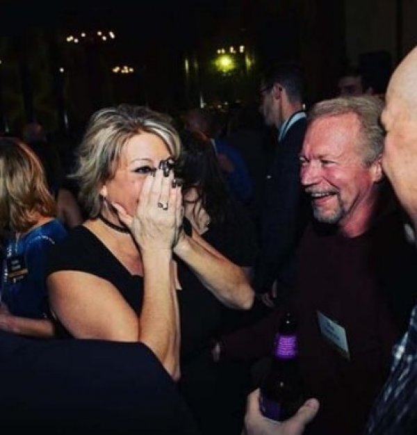 Emlak şirketinden çalışanlarına büyük ikramiye