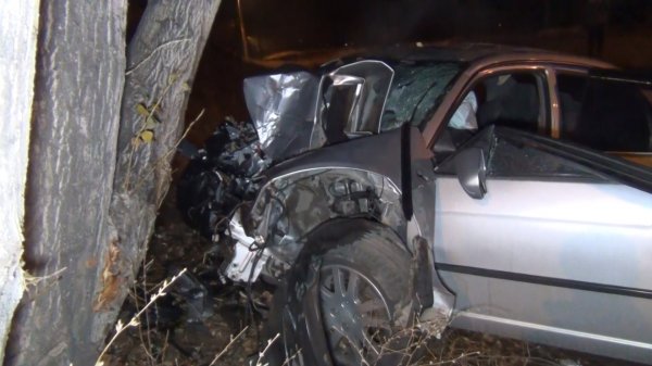 i Kırıkkale'de ağaca çarpan otomobil sürücüsü öldü