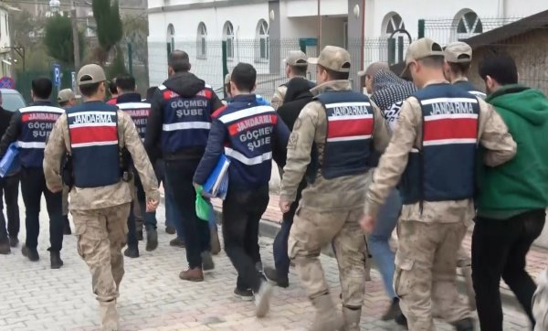 Hatay'da göçmen kaçakçılarına darbe: 10 gözaltı
