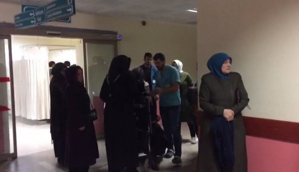 i Bir kadın boğazı kesilerek öldürüldü