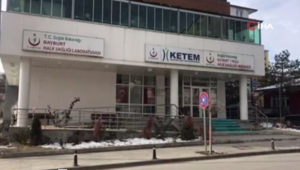 i Bir kadın boğazı kesilerek öldürüldü