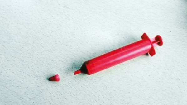 Şırıngalı çikolatadan bir çocuk daha öldü