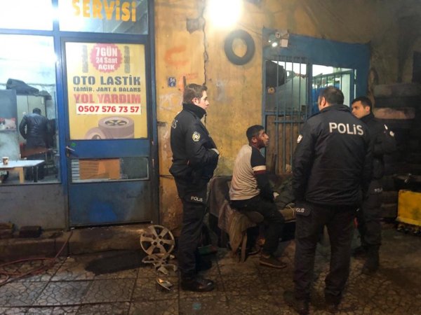 i Ankara'da bir kişi döner bıçağıyla başından yaralandı