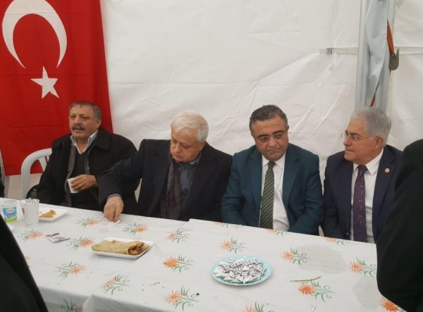 CHP'li Sezgin Tanrıkulu, şehit ailesine taziyeye gitti