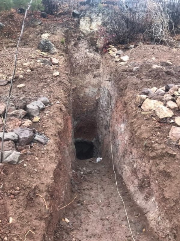 Jandarma kaçak kazı yapanları gözaltına aldı