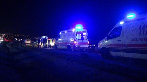 Otomobili sıkıştırdı, kazaya neden oldu