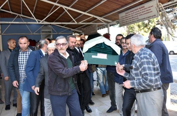 d Kontrolü kaybeden sürücünün kazası kamerada