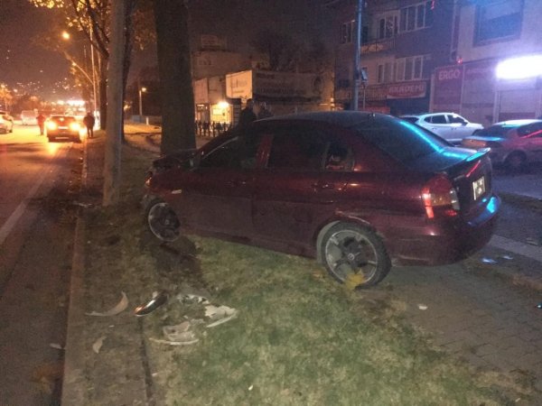 i Makas atarak ilerlerken kaza yaptı