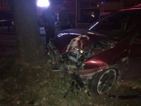 i Makas atarak ilerlerken kaza yaptı