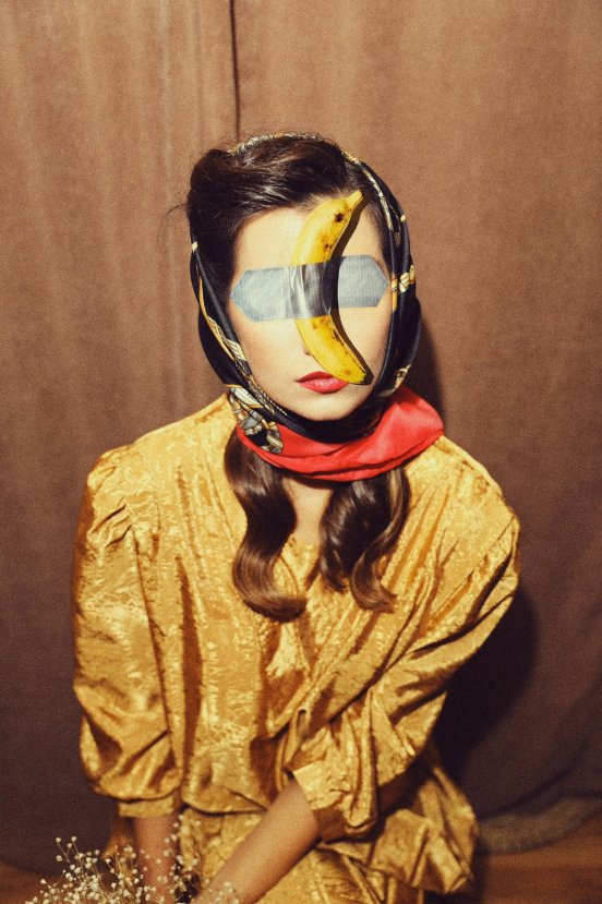 Fotoğraflarını muzlayan Türk sanatçı: Ufuk Altunkaş Fotoğraflarını muzlayan Türk sanatçı: Ufuk Altunkaş