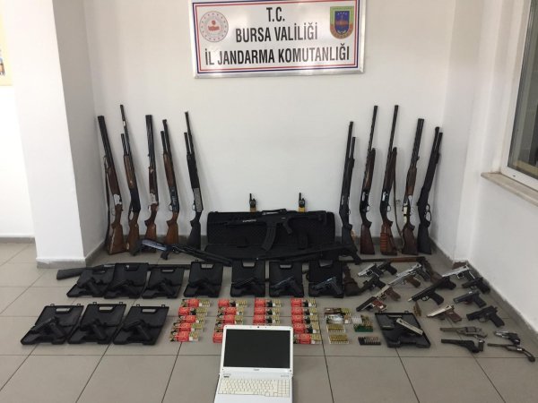 Bursa'da kaçak silah operasyonu