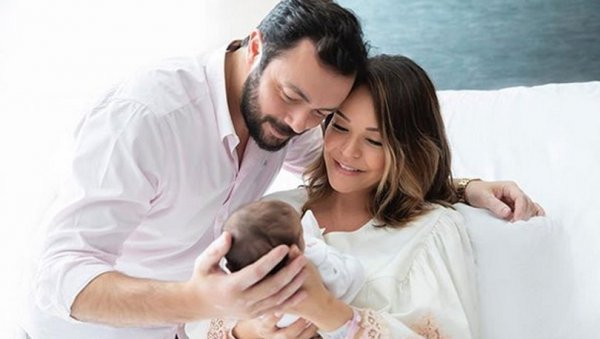 Bengü kızı için oda kiraladı