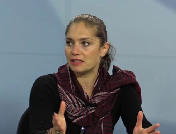 Nevşin Mengü'den yeni kararname için şeriat benzetmesi