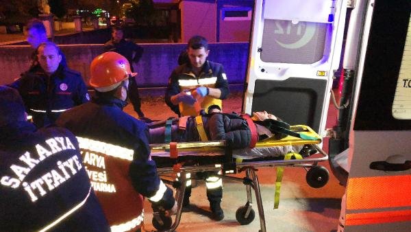 Alkollü şahıstan kaçan çocuk merdiven boşluğuna düştü