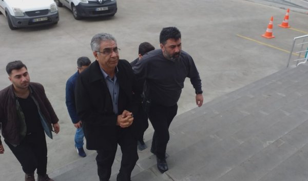 Emekli öğretmen husumetlisini bıçaklayarak öldürdü
