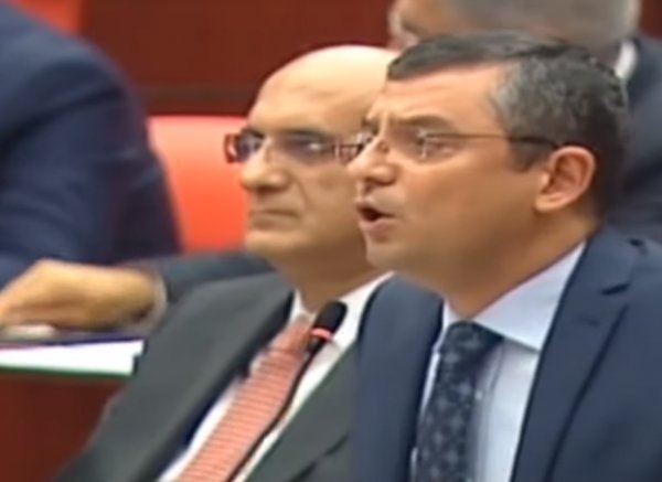 Ayetlerin Resmi Gazete'de yer alması CHP'yi kızdırdı