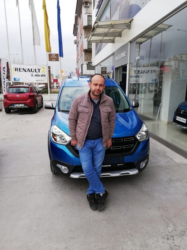 Merdivenlerden masayla beraber yuvarlanan mobilyacı öldü