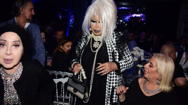 Bülent Ersoy'un tırnakları korkuttu