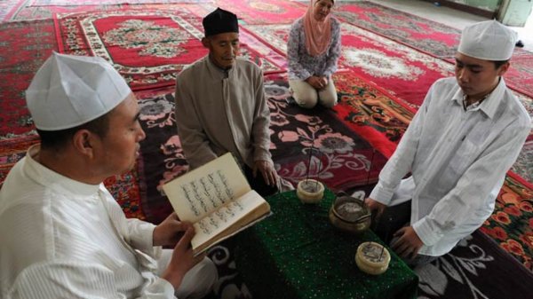 Çin Kur'an-ı Kerim ve İncil'i değiştiriyor