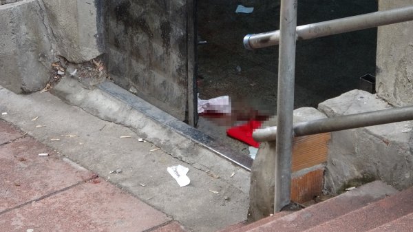 Eşini ağır yaralayıp kaçan koca ölü bulundu