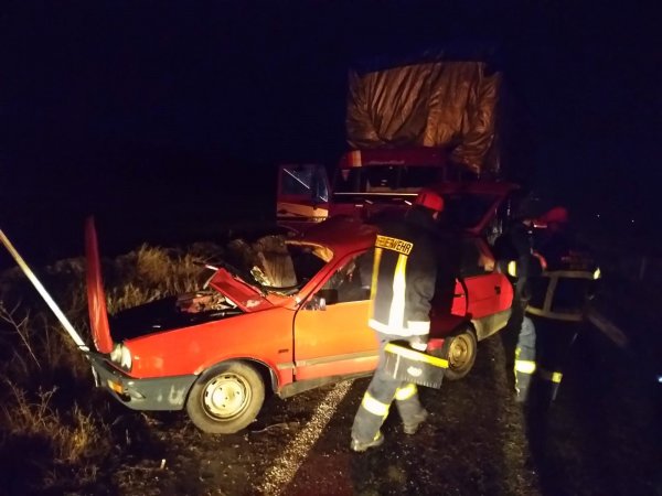 i Çorum'da kamyon ile çarpışan otomobildeki 2 kişi öldü