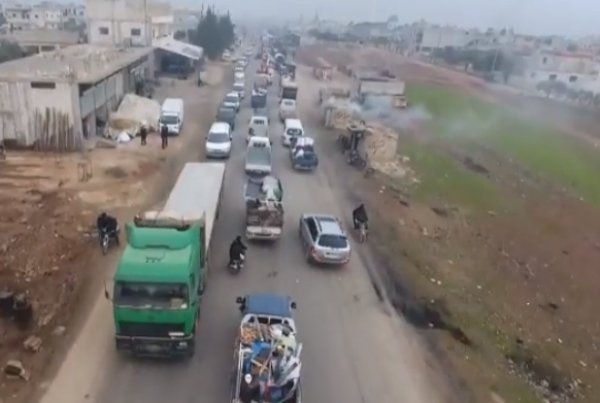 Suriyeliler İdlib'den kaçıyor