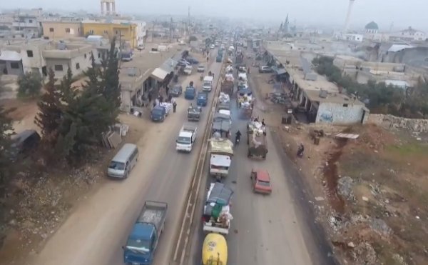 Suriyeliler İdlib'den kaçıyor