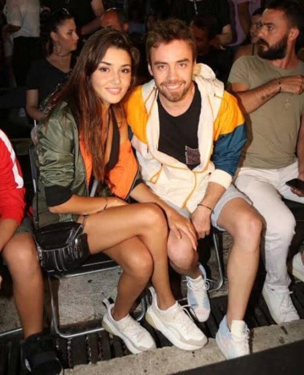 Hande Erçel ile Murat Dalkılıç taşınıyor