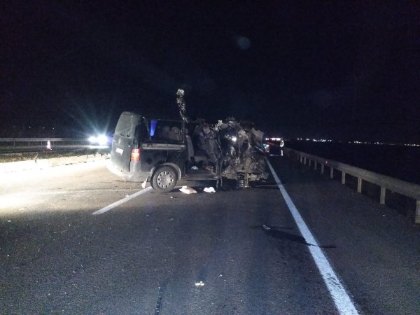 i Bursa'da bir araç tıra arkadan çarptı: 2 ölü 1 yaralı