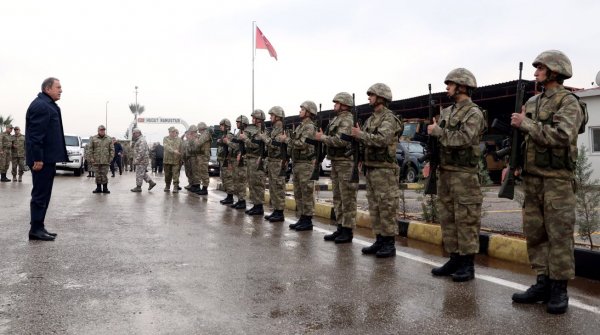 Hulusi Akar'dan sınırda mesaj: Buradan çıkmayacağız