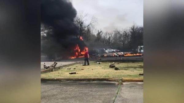ABD’de küçük uçak düştü: 5 ölü, 3 yaralı