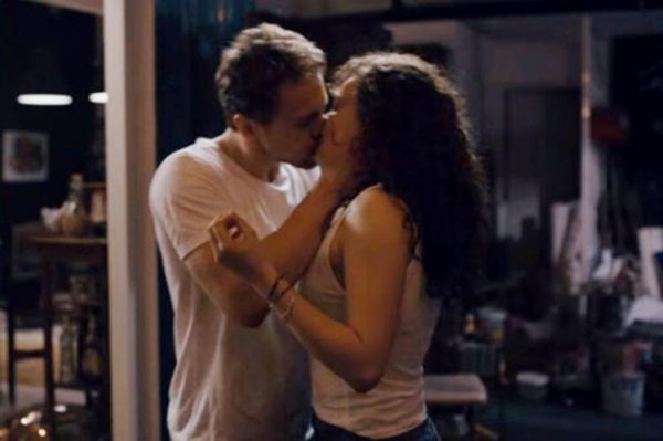 Beren Saat, Netflix'teki eşcinsel içerikleri savundu