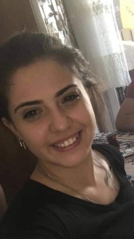 Cezaevinden çıkıp karısını bıçakladı