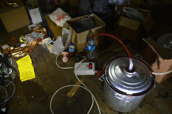 i Gaziosmanpaşa'da kaçak içki operasyonu