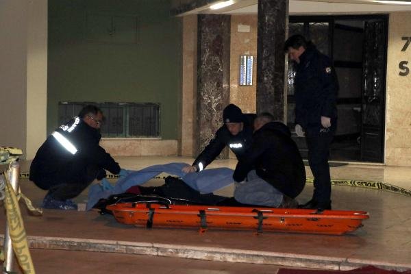 d Kayseri'de bir kadın 11'inci kattan atladı