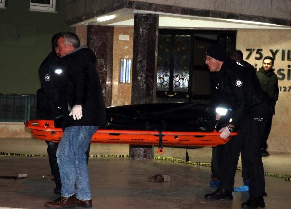 d Kayseri'de bir kadın 11'inci kattan atladı