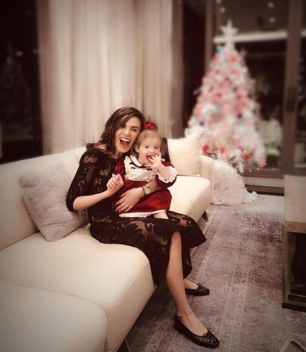 Ünlülerden 2020 paylaşımları